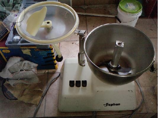PoulaTo: Emulgator,Cutter mashine, Stephan UM12,